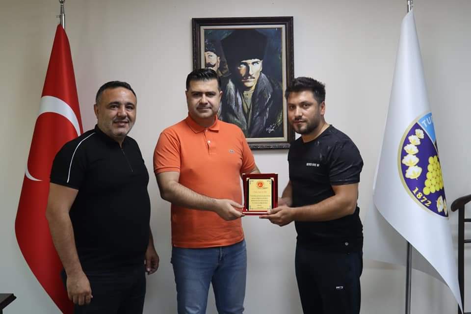 Turgutlu Belediye Başkan Yardımcımız Fırat Honaz’a teşekkür ziyareti