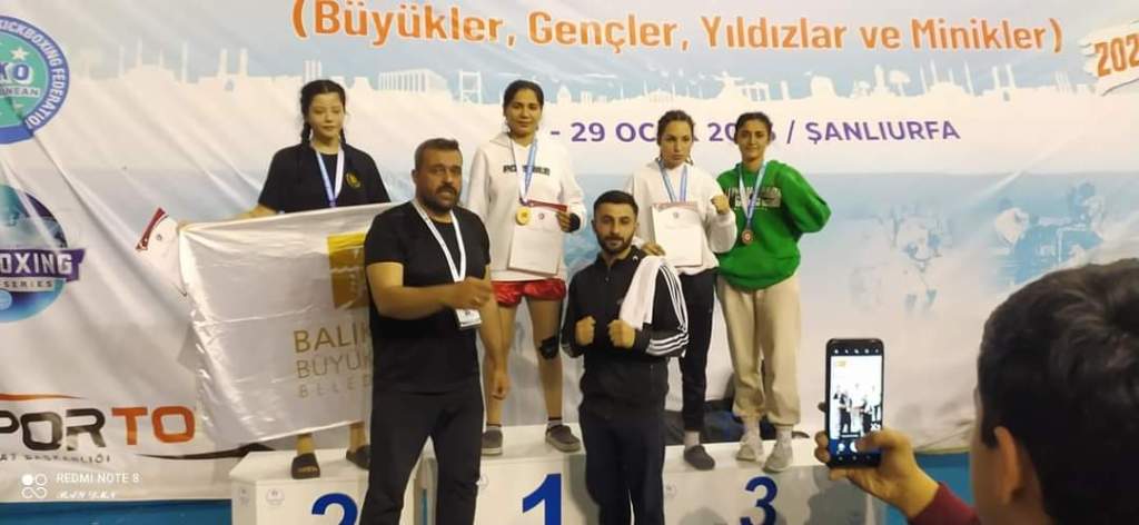 Kick Boks Türkiye Sampiyonasindan 3 madalya ile dönüyoruz